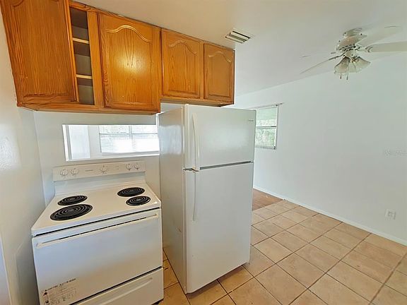 5th image of 205 S Aurora Dr