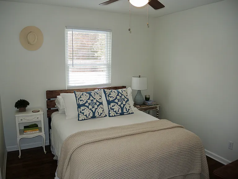 926 Clanton Rd — Photo 11