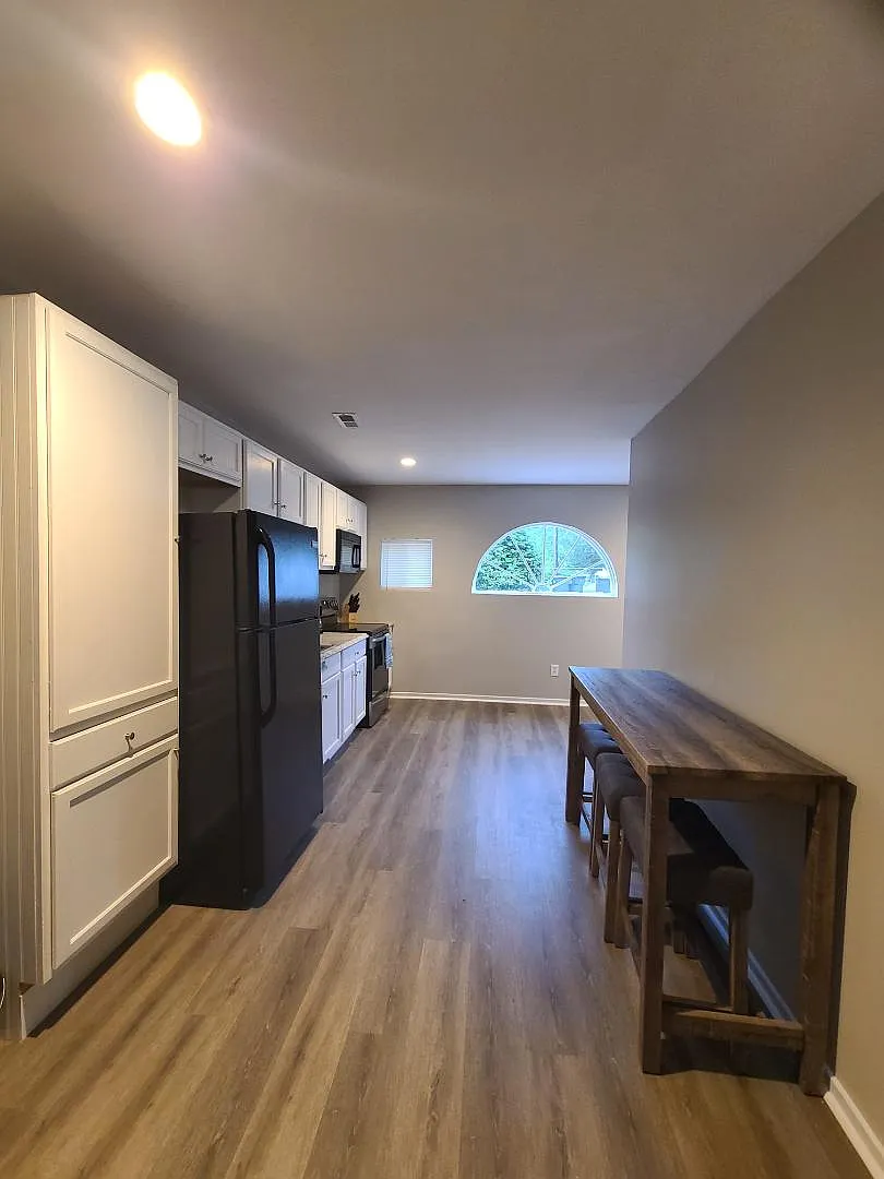 106 Cartee Avenue - Room H (Greenville SC) — Photo 4