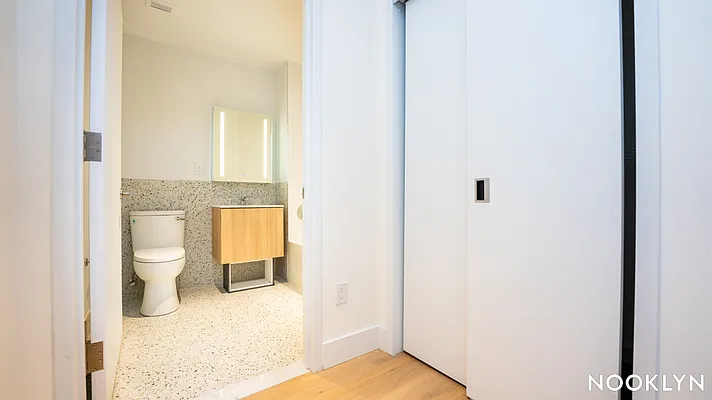 Rented by Nooklyn NYC LLC | media 102