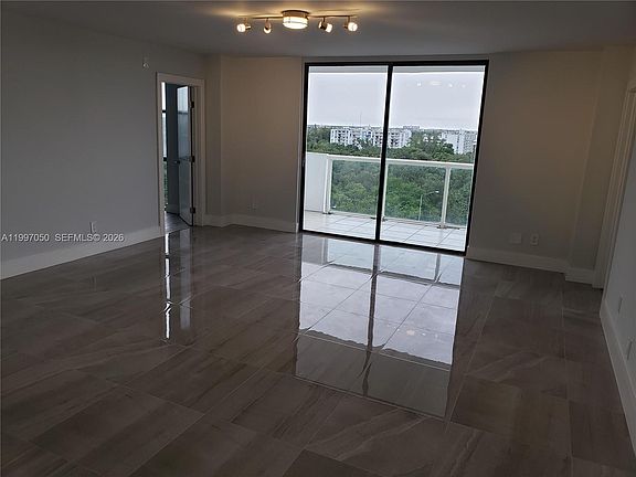 5th image of 13499 Biscayne Blvd APT 1105
