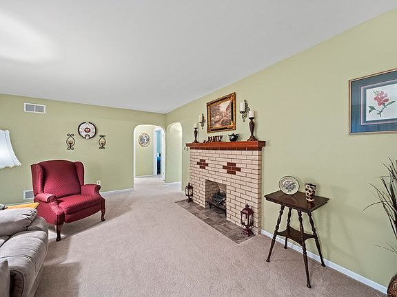 4th image of 282 Water St