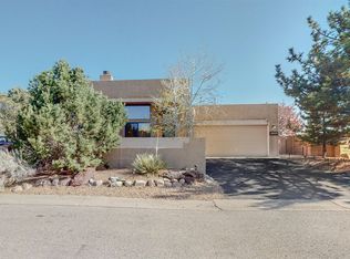 2318 Calle De Gabriel NE, Albuquerque, NM 87122