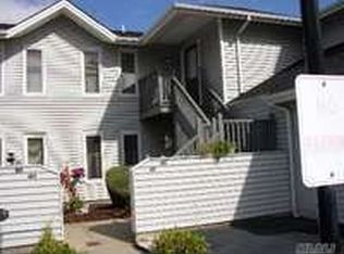 406 Elton Ct E, Saint James, NY 11780