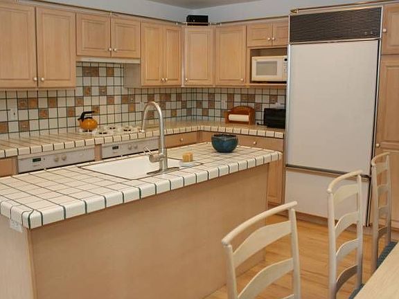 Eat In Kitchen