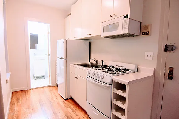 Rented by Voro, LLC | media 10