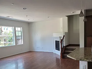 3 bed, 2.5 bath, 1800 sqft, $1,700 — Photo 4