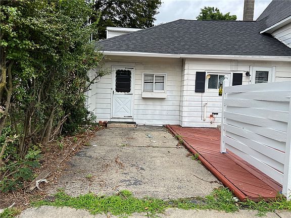 3rd image of 416 Broadway St #A