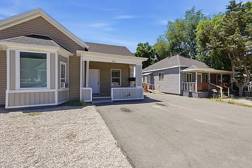 3031 Ogden Ave Photo 1