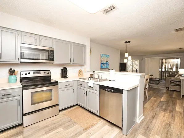 55 Bay Dr APT 2202, Niceville, FL 32578