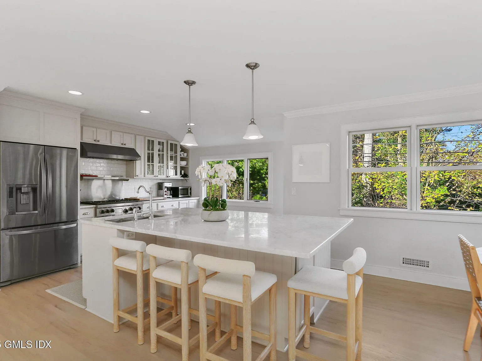 4 bed, 4.0 bath, 2740 sqft, $15,200 — Photo 3