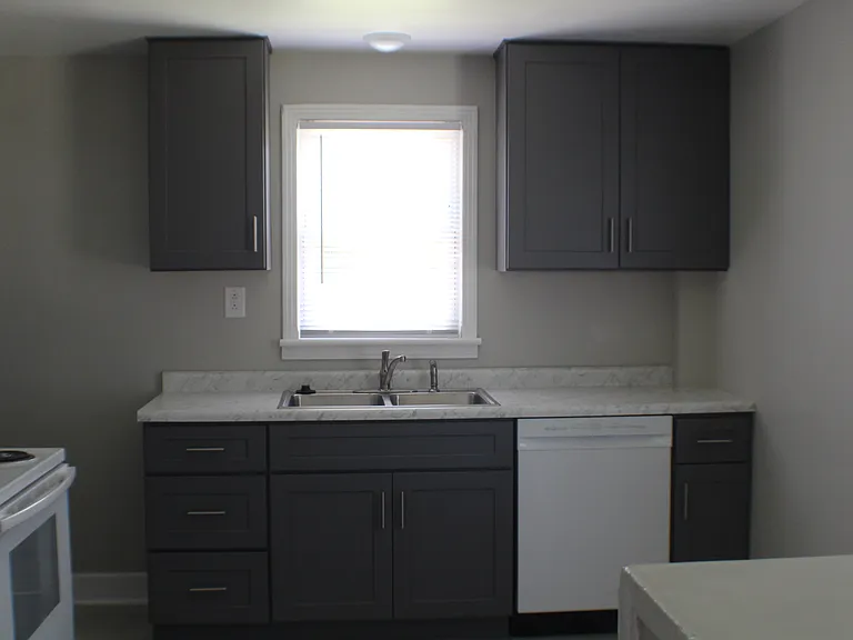 801 Cameron St — Photo 6