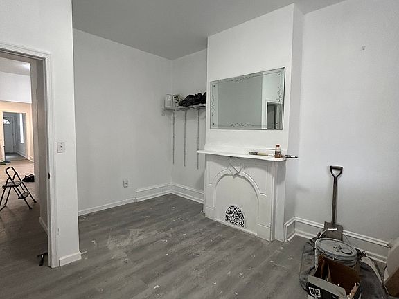 4th image of 3843 Baring St #1