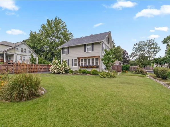 2 Brook St, Smithfield, RI 02917