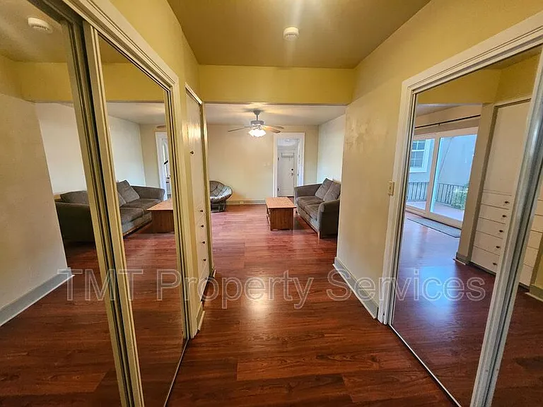 1214 N Pershing Ave — Photo 63