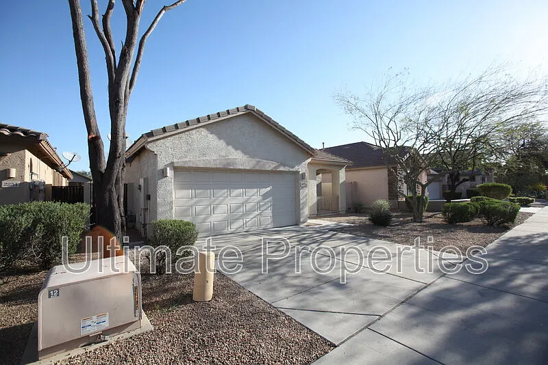 3 bed, 2.0 bath, 1725 sqft, $1,850 — Photo 2