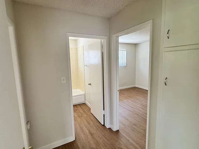 3951 Howard Ave — Photo 10