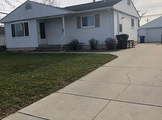 1007 Clifton St NE, Cedar Rapids, IA 52402