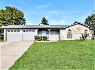 318 SW Murphy Rd, Burleson, TX 76028