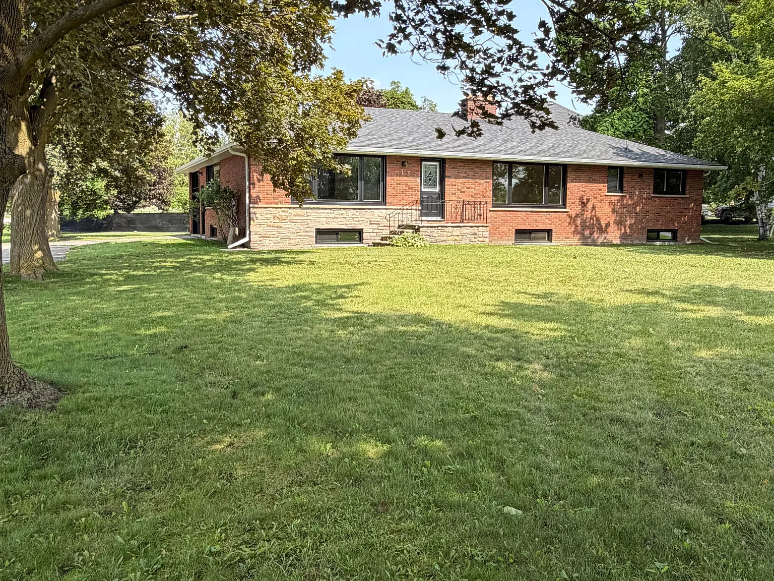 3 bed, $3,200 — Photo 1