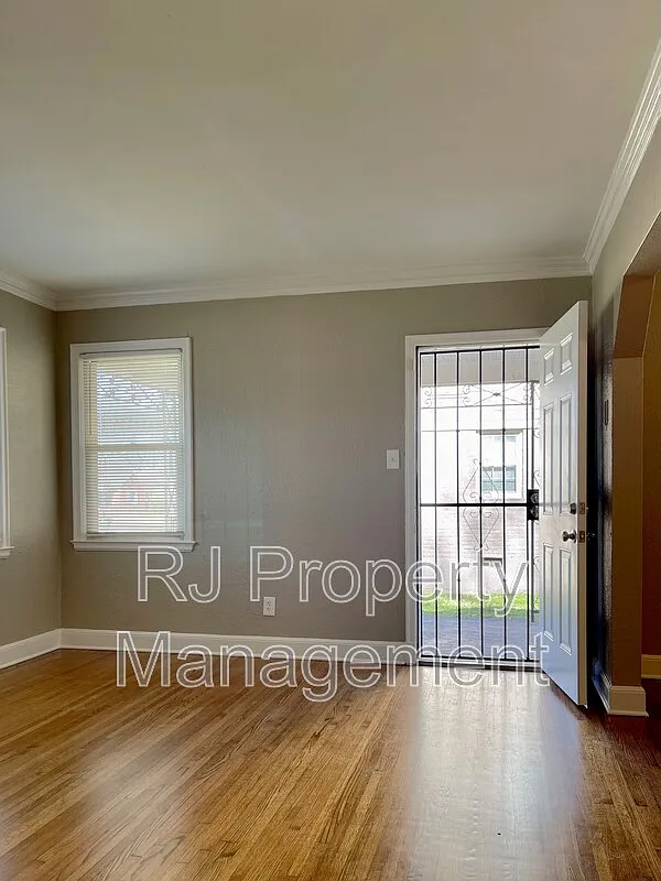 2 bed, 1.0 bath, 992 sqft, $995 — Photo 4