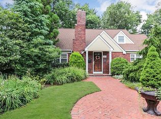 42 Thornbury Ave, Glen Rock, NJ 07452