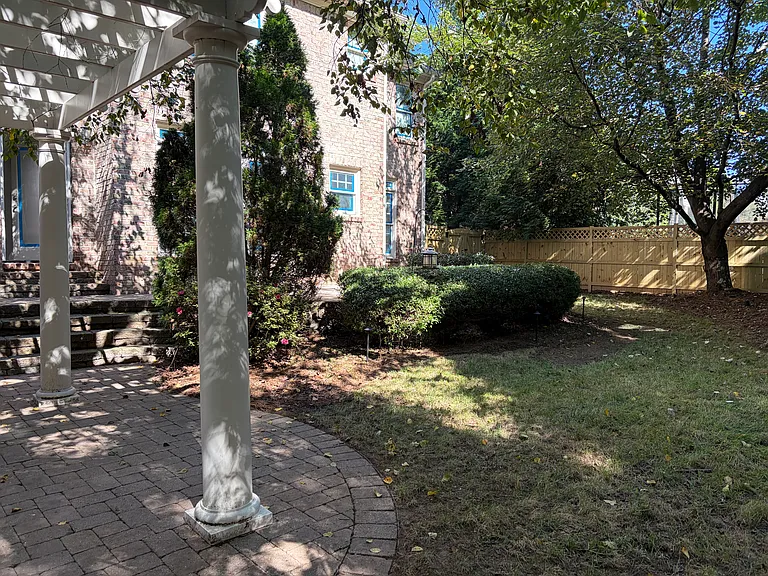 N Beech Ln — Photo 22