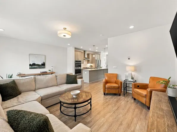 1133 Kiernan Grove Ln, Cary, NC 27519