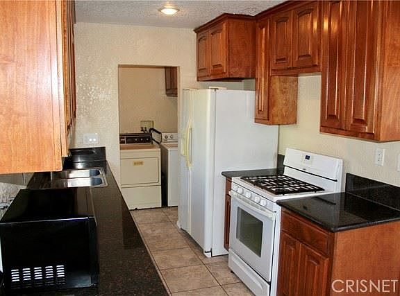 3rd image of 1256 E 100th St