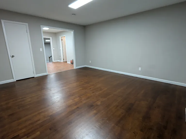 10574 Dorchester Rd — Photo 16