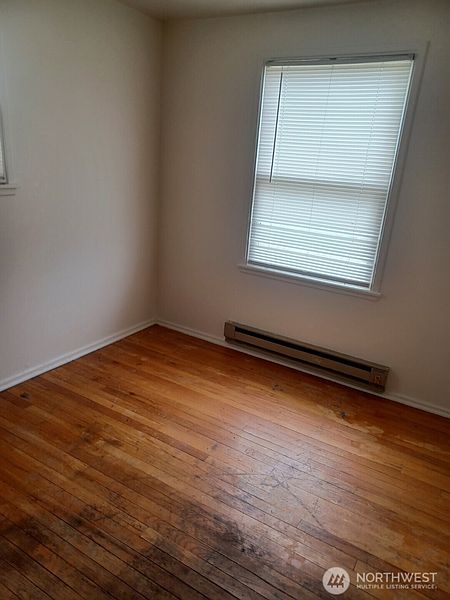 4th image of 410 W Ridge Road