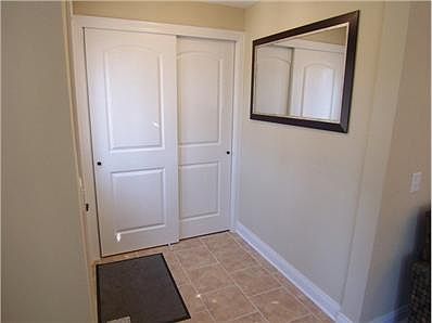 5th image of 413 Judson St