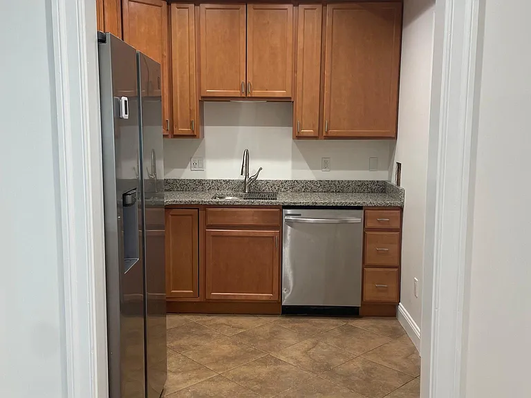 7500 Main St #B — Photo 9