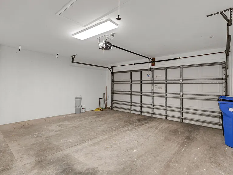 606 Marcus St #26 — Photo 34