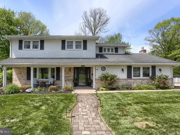 238 Green Lane Dr, Camp Hill, PA 17011