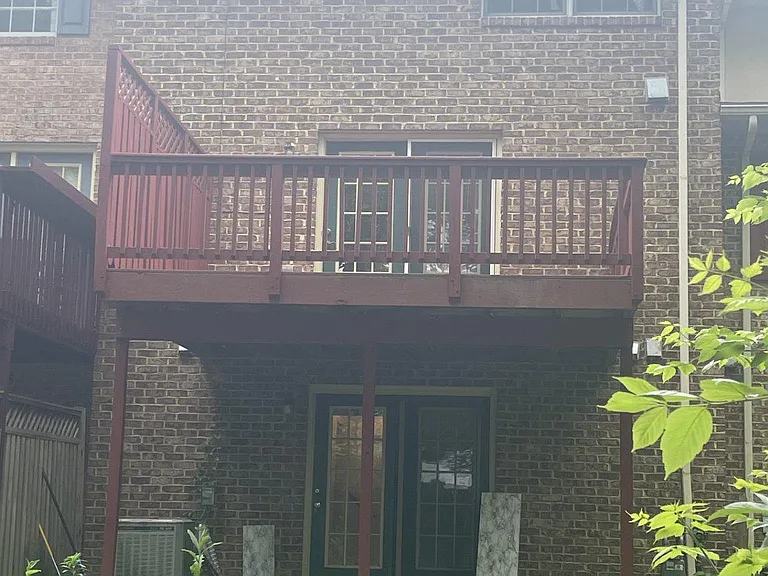 1323 Lindsay Ln — Photo 25
