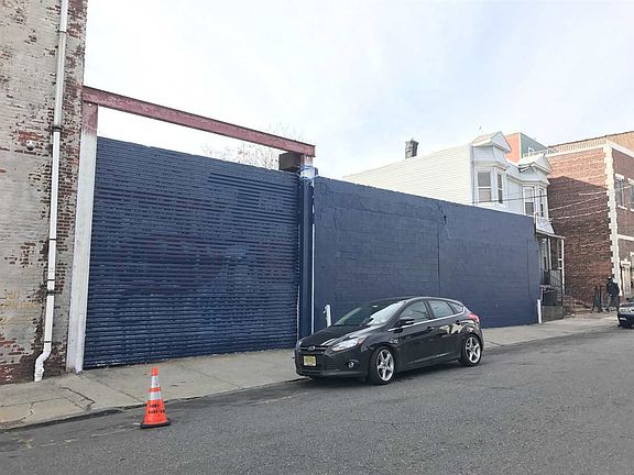 4th image of 626 Communipaw Ave