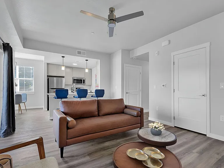 Springtree Apartments — Photo 45