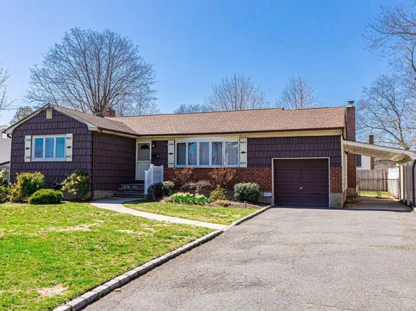 130 W 16th Street, Deer Park, NY 11729