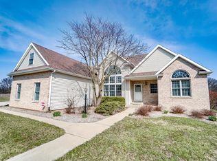 8202 Yellow River Rd, Fort Wayne, IN 46818