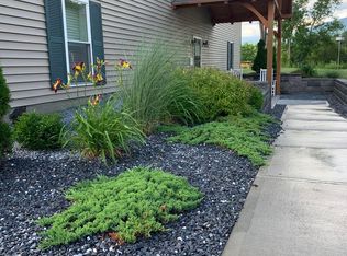 131 School St #1R, Manchester Center, VT 05255