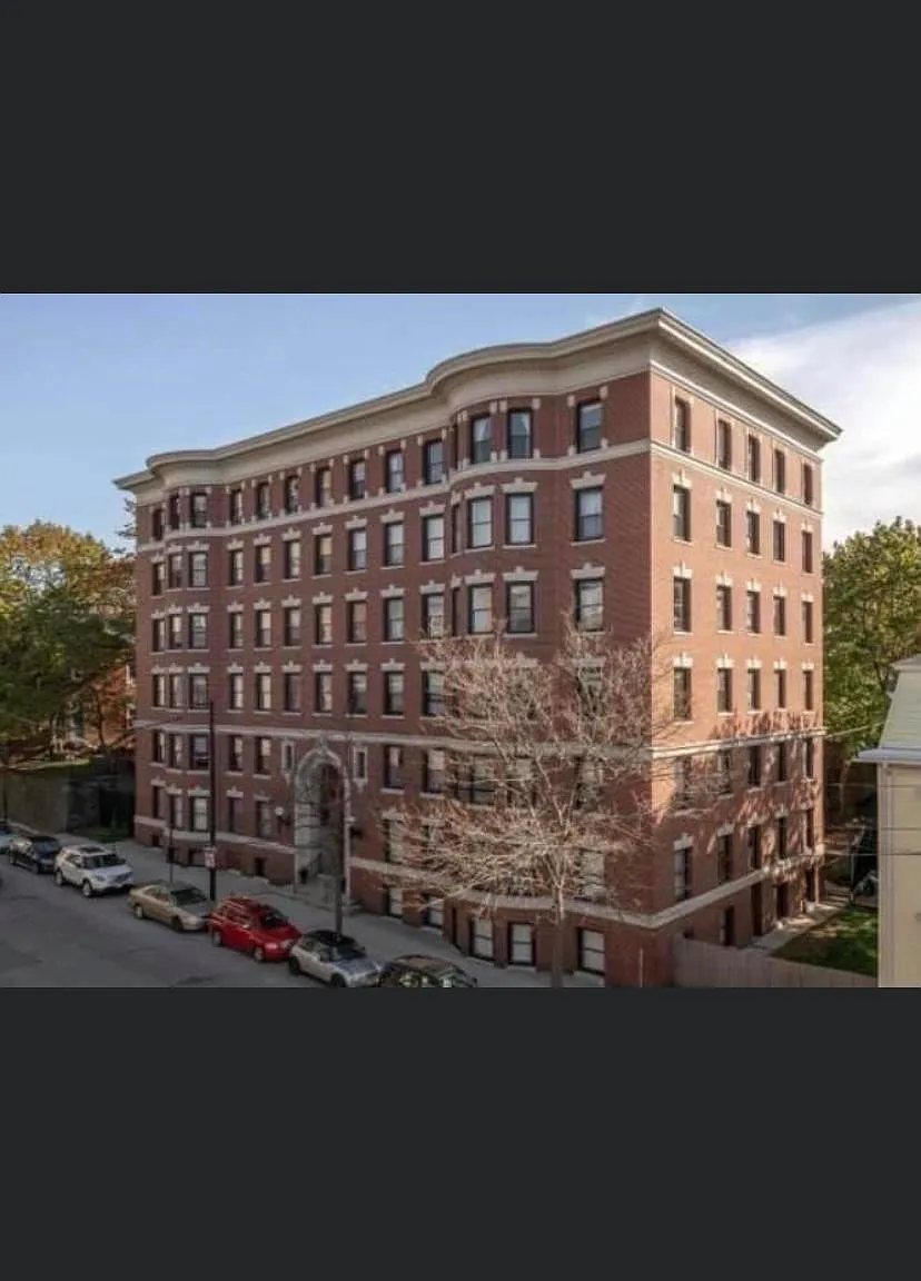 180 High St — Photo 1