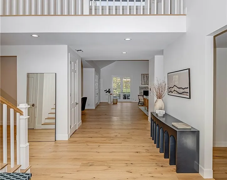 4550 Encino Ave — Photo 6
