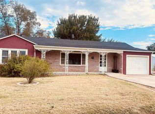 304 SW 2nd St, Laverne, OK 73848