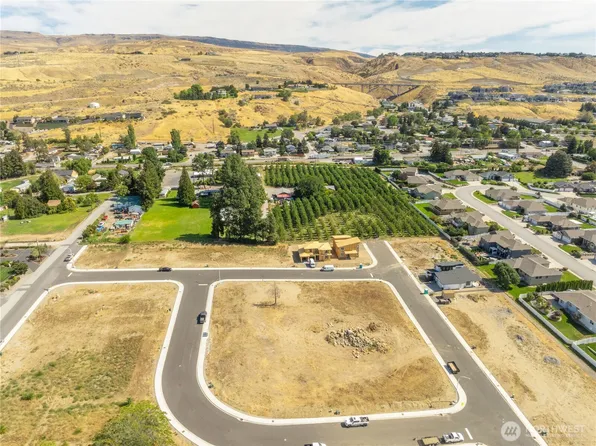 3251 NW Chadwick (Lot 35) Loop, East Wenatchee, WA 98802