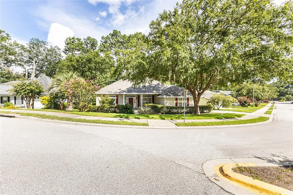 4 bed, 2.0 bath, 2008 sqft, $2,895 — Photo 3