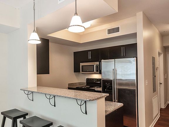 5th image of 602 N Morton St #208