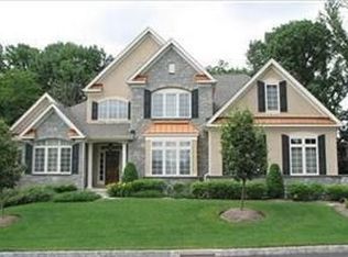 636 Harpers Ln, Huntingdon Valley, PA 19006