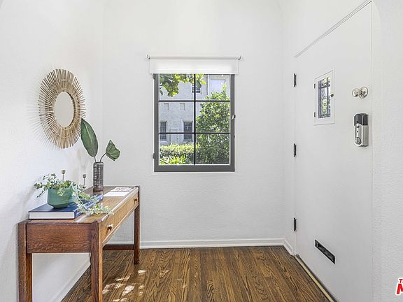 3rd image of 7919 Norton Ave