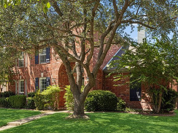 3rd image of 1613 Long Prairie Ct